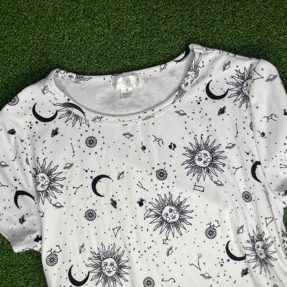 Orange Kiss Celestial Sun/Moon Graphic Ribbed White Knit Top Woman's Small